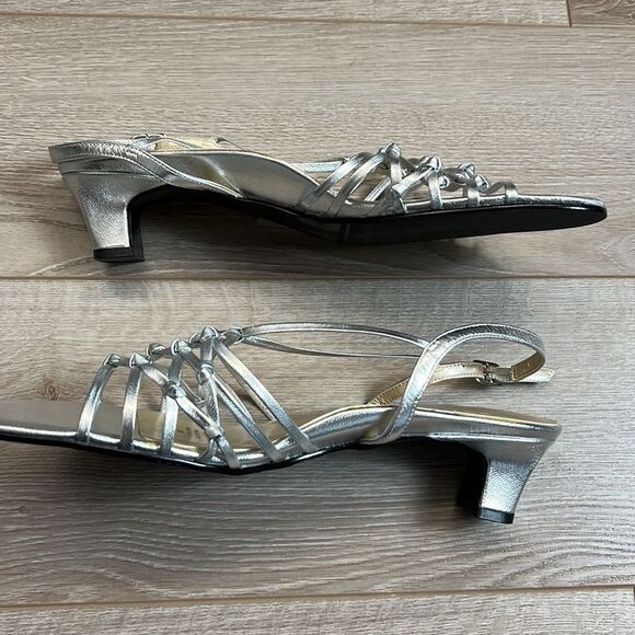 NIB David Tate Silver Kidskin Metallic Sandals Size 9W - Picture 5 of 10